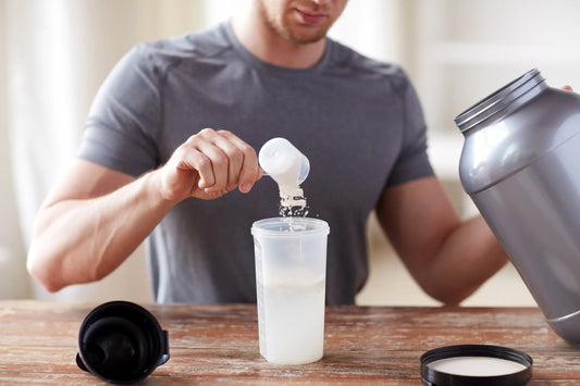 la proteina se toma con agua o leche